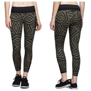 LULULEMON Run: Inspire Crop II All Full-On Luxtreme Leggings - Size 8